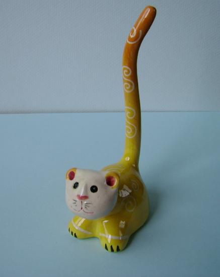 chat jaune