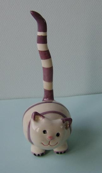 chat mauve