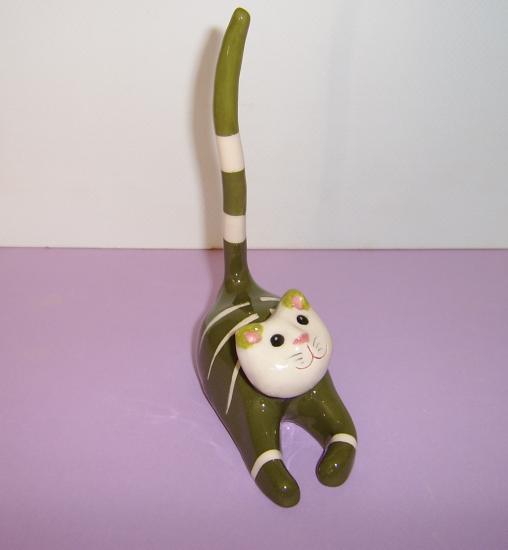 chat vert olive